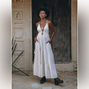 Elegant White Midi Dress